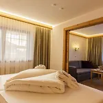 Plattenhof 4*