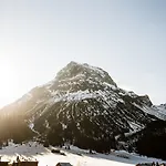 Plattenhof 4*